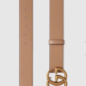 Gucci
GG Gold Beige Mormont Leather Belt Size 90. Adjustable